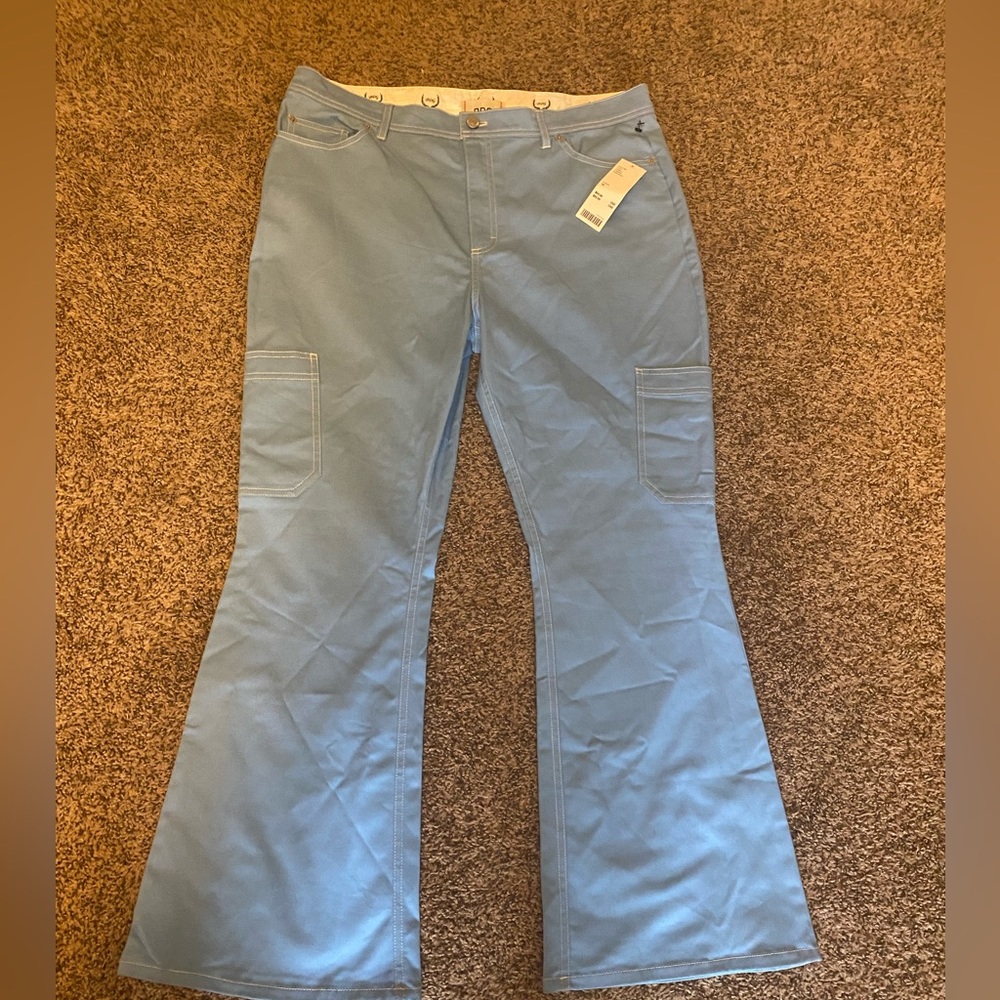 NEW WITH TAG! URBAN OUTFITTERS CAROLINA BLUE BELL BOTTOM CARGO TYPE PANTS! SZ 14